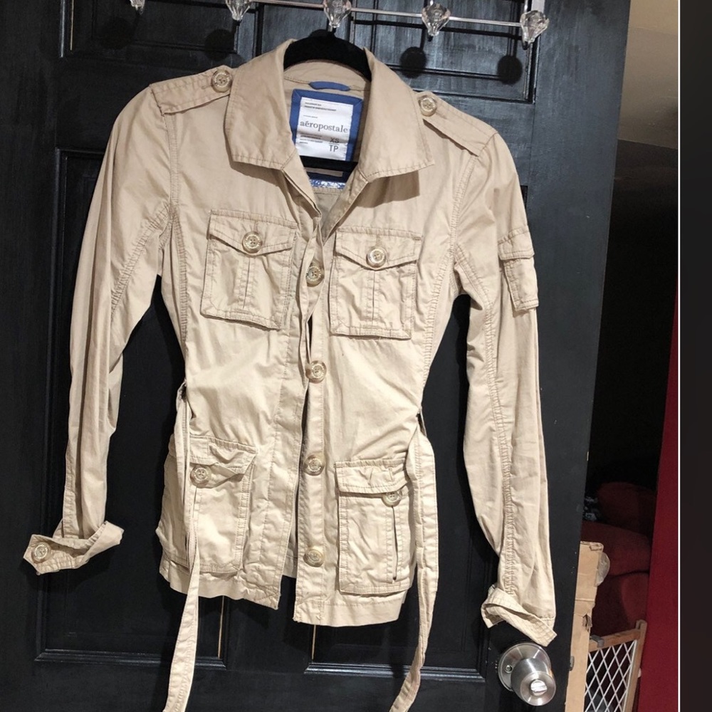 Tan xs Aeropostale belted trench coat.